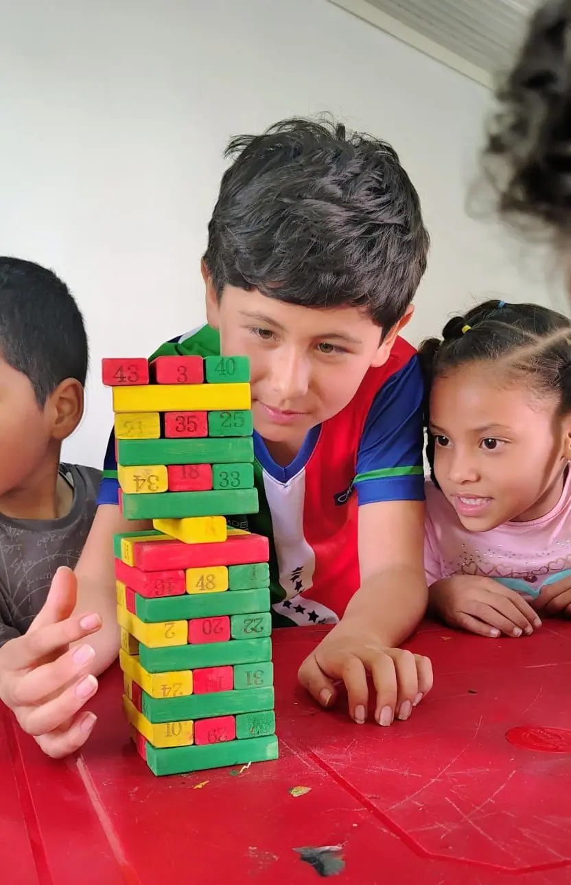 Niños en un entorno de aprendizaje